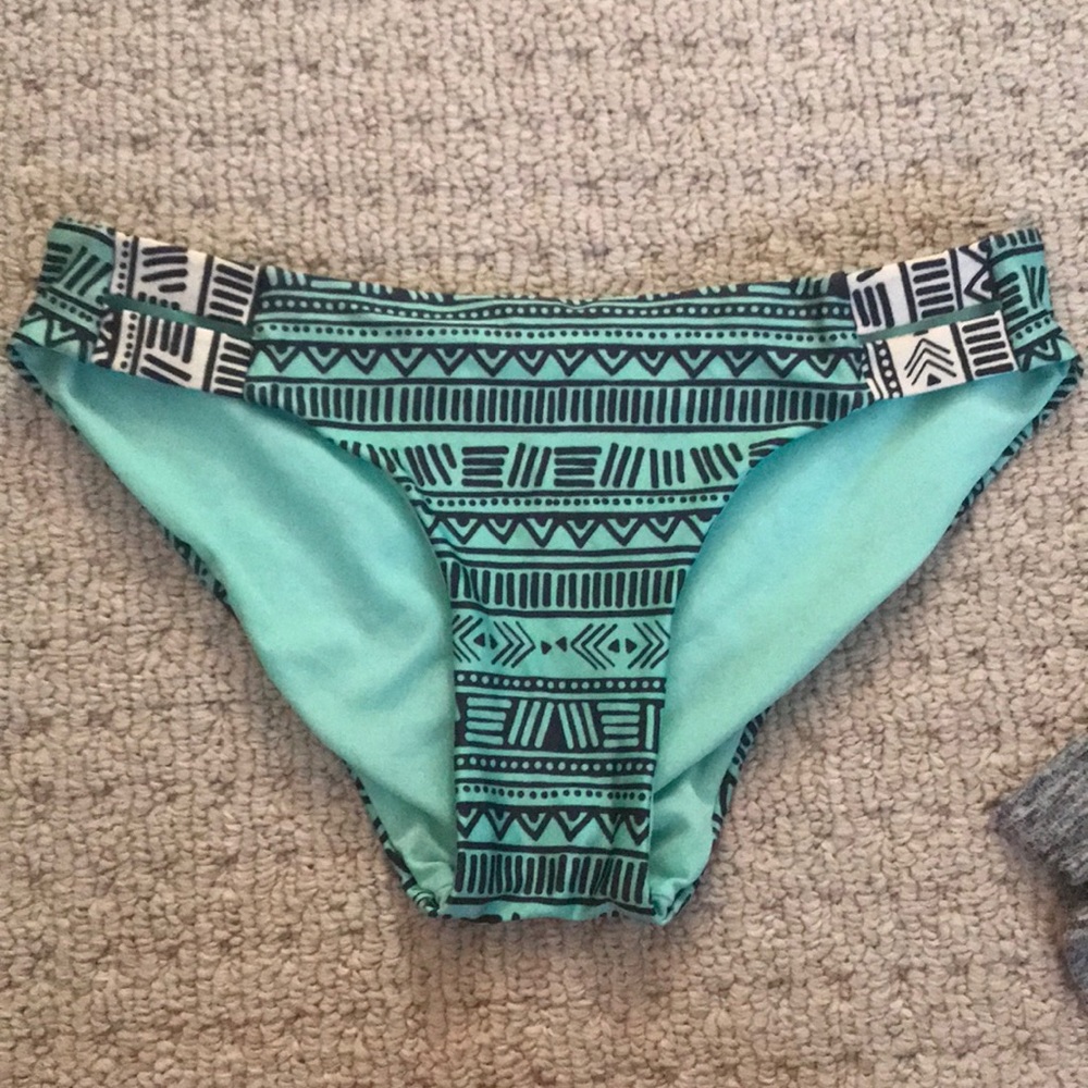 Bikini bottoms